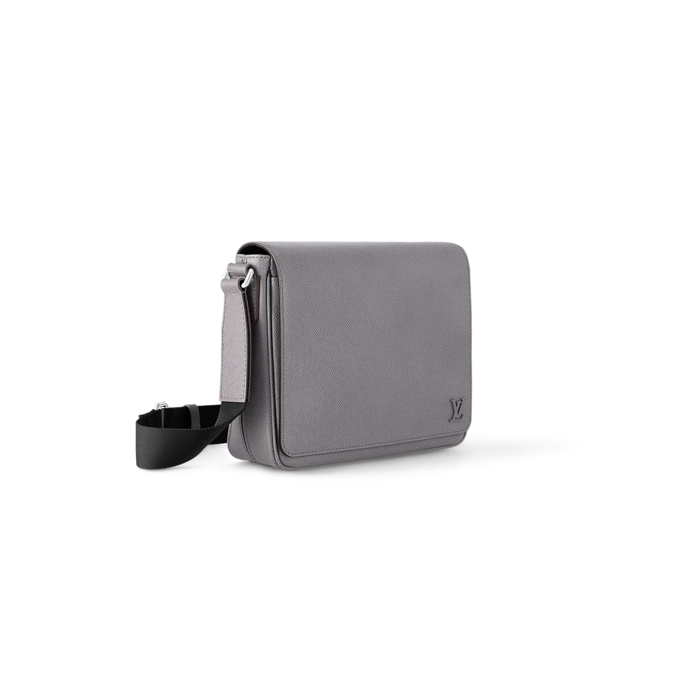 LOUIS VUITTON DISTRICT PM M30851 (26*20*7cm)